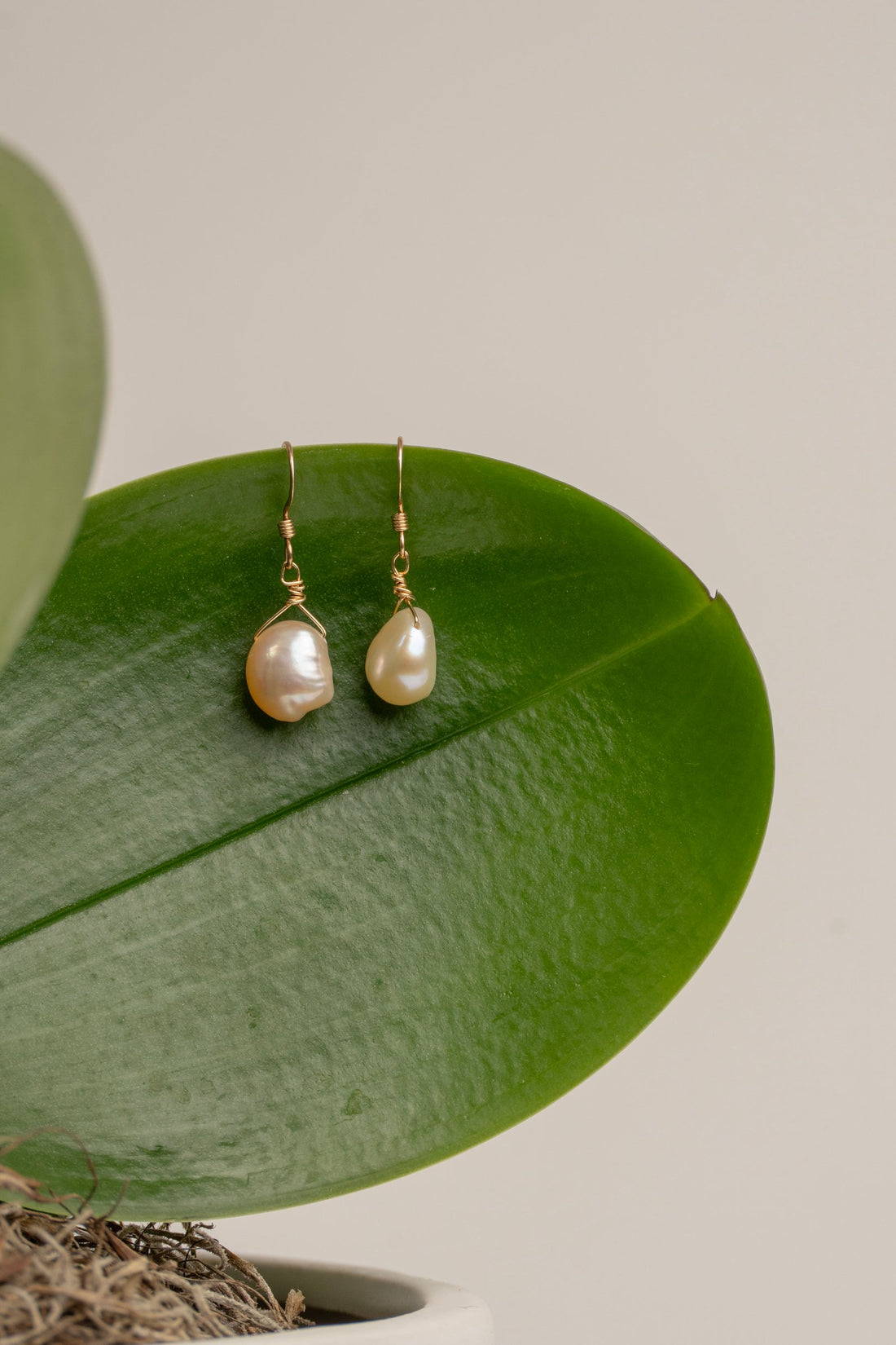 Beautiful Solitaire Pearl Set- Earrings and Necklace