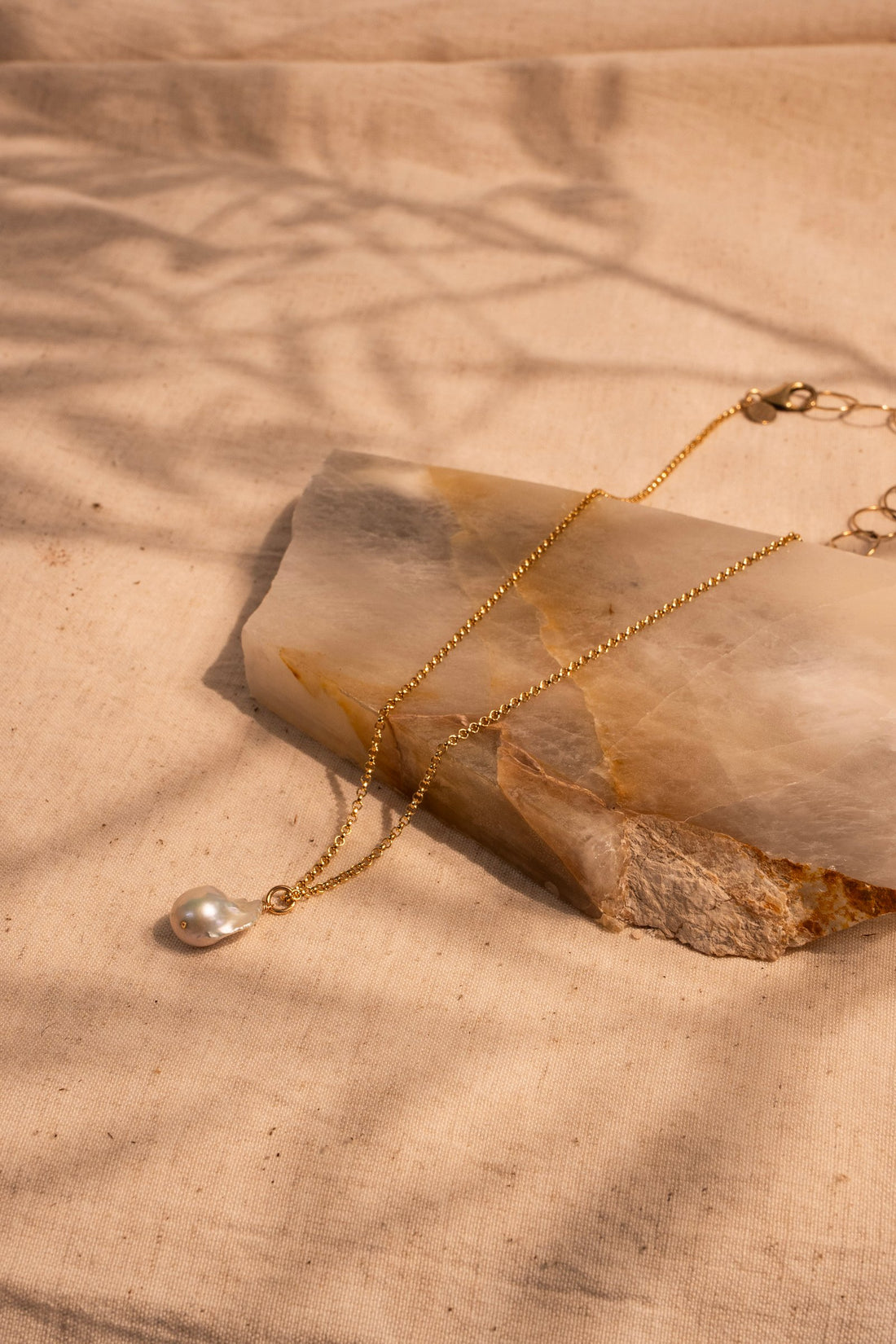 Solitaire Beautiful Baroque Drop Necklace
