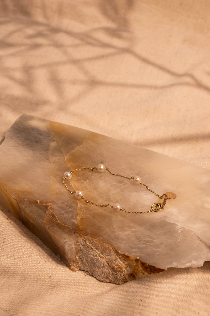 5 - Station White Pearls on 14Kt Gold Chain Bracelet