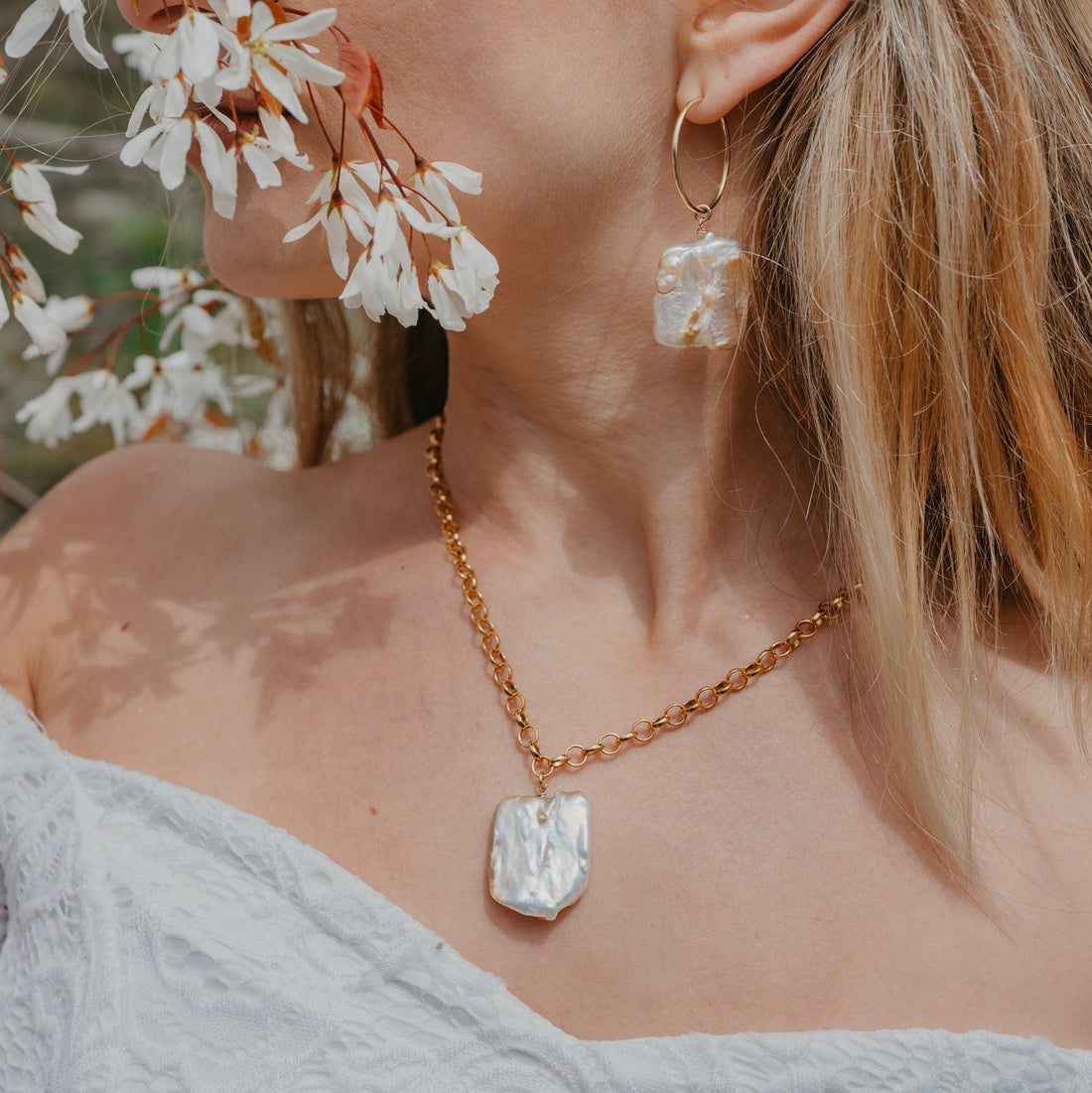 Rolo Chain with Large Baroque Pearl Drop