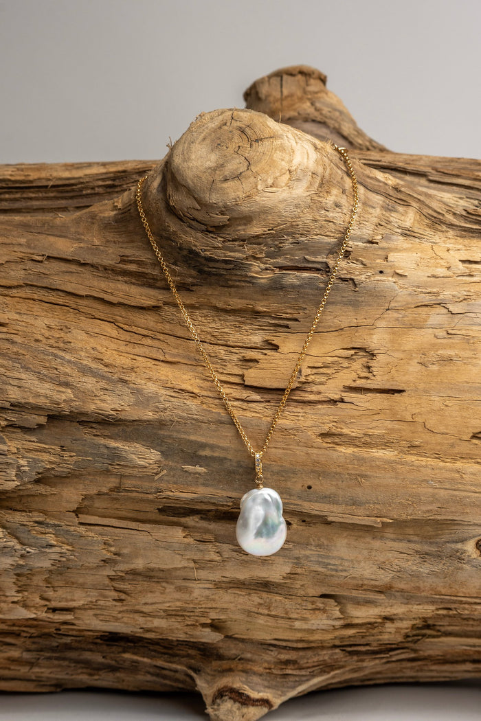 Beautiful Unique Large White Baroque Pearl Drop Necklace